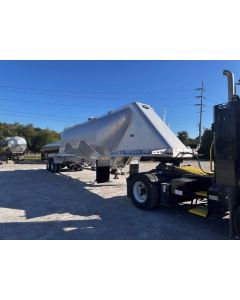 USED 2019 MAC 1050 CU FT Dry Bulk TRAILER FOR SALE